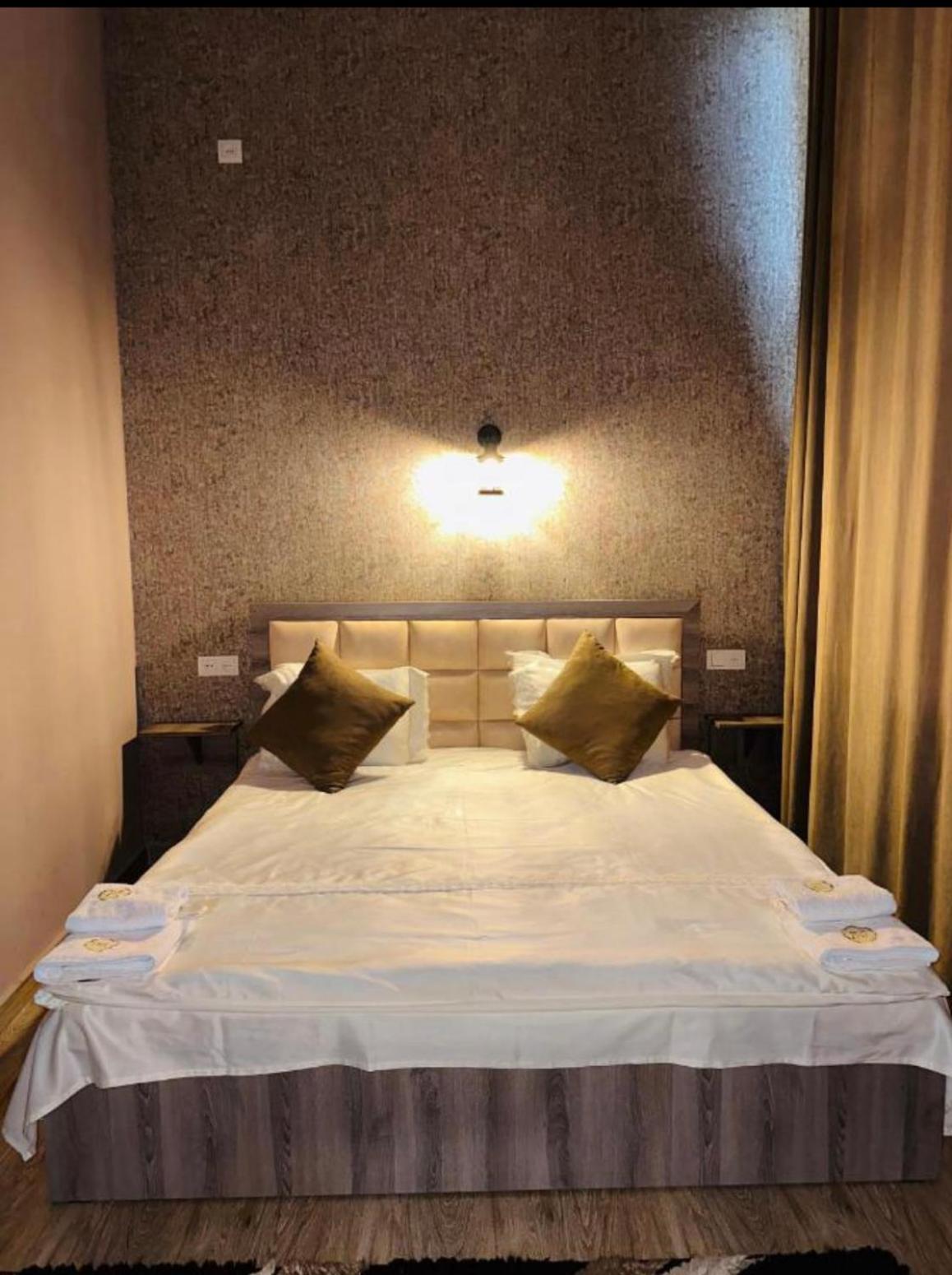 Tigran Hotel By Black & Gold Goris Extérieur photo